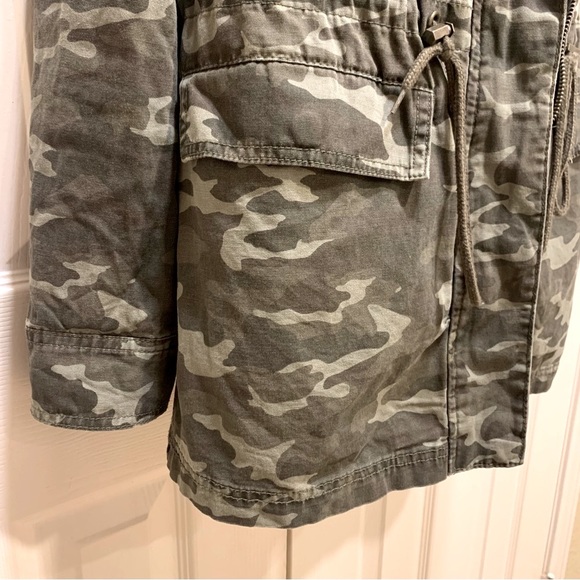 Universal Thread Camo Jacket - Picture 3 of 7